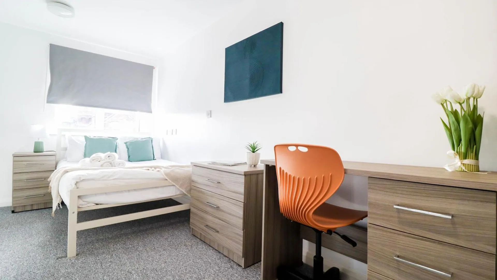 Charming Flats In Southampton Apartment
